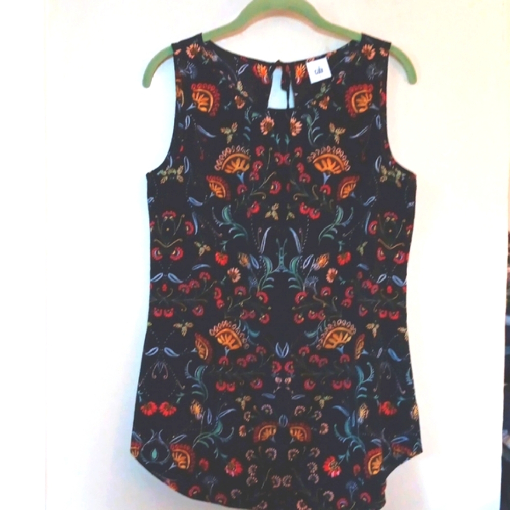 🧡CAbi Blouse In Black Floral Print